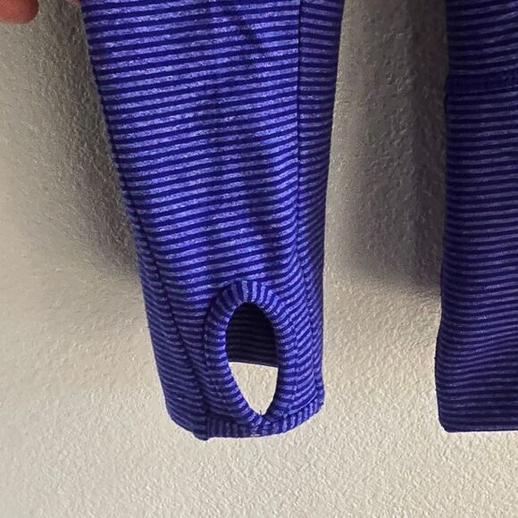 Lululemon in stride zip up jacket, purple size 2 - Picture 5 of 9